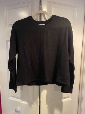 Time and Tru Black Ribbed Crewneck Sweater